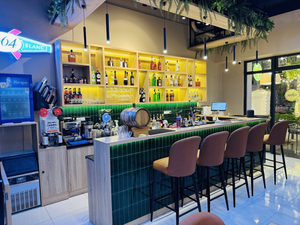 Eatmor Restaurant & Pub