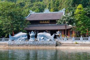 From Ha Noi: Perfume Pagoda – One Of The Holiest Pagoda
