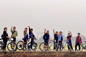 Hanoi Full Day Bicycle Tour To Bat Trang Led By Women