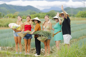 Hue City: Visit Organic Farm & Authentic Local Cooking Class
