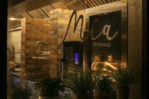Mía Dining