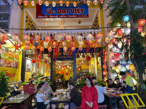 Nhà hàng Ốc Đại Việt - Bui Vien Street Restaurant