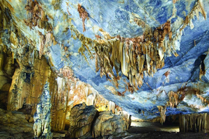 Phong Nha/Dong Hoi: Phong Nha Cave and Paradise Cave Tour