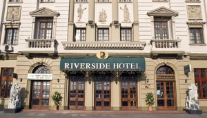 Riverside Hotel