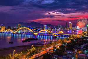 Shuttle bus Hoi An - Da Nang 1.00 pm/4.30pm/7.30pm/8.30pm