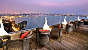 Summit Lounge