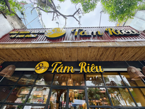 Tám Riêu - Phan Xích Long
