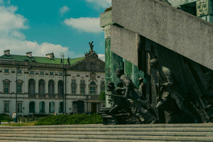Warsaw: 1944 Warsaw Uprising Private Guided Walking Tour