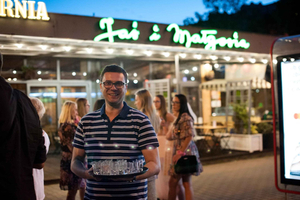 Warsaw: 'Cheers on Wheels' Vodka Tasting Tour by Retro Bus