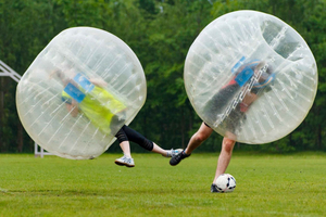 Varsavia: Partita privata di Bubble Football (1 ora)