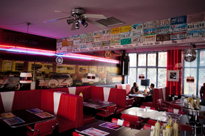 Pink Flamingo Bar & Restaurant