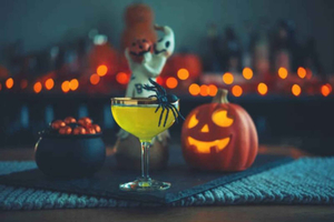 Seattle: Halloween Party Cruise with DJ