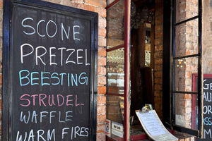 Adelaide Gems in a Day: Hahndorf, Glenelg Beach & City Tour