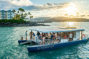 Airlie Beach: 2-Hour Sunset Cruise with Sparkling Wine