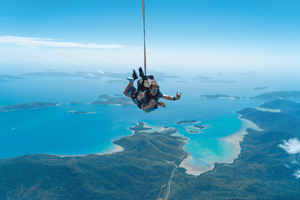 Airlie Beach: Tandem Skydive over the Whitsundays