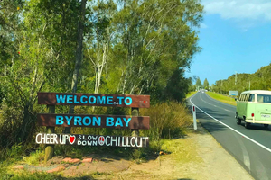 From Brisbane: Byron Bay, Bangalow, and Gold Coast Day Tour