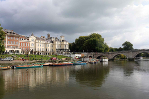 London: Hampton Court to Kew River Thames Cruise