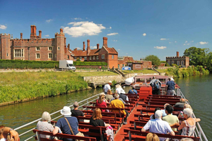 Lontoo: Hampton Courtista Westminsteriin Thames-joen risteilylle