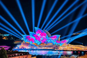 Sydney : croisière Vivid en catamaran haut de gamme avec boisson de bienvenue
