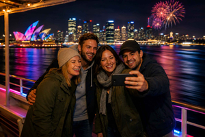 Rejsy z kolacją Vivid Sydney z bufetem i napojem powitalnym