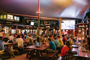 Beaches Bar & Grill