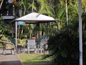 Cool Palms Motel