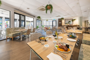 Coral Cay Bar & Grill Mackay