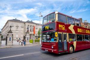 Dublin: Stor hop på-/hop af-bustur med live guide