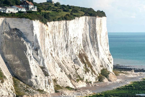 Londres : Cathédrale de Canterbury, château de Douvres et falaises blanches