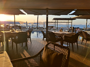 The Rocks Restaurant & Bar