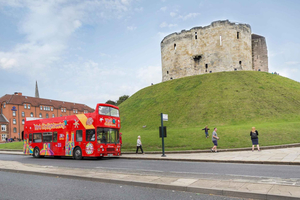Visite à pied de York avec audio-guide et visite en bus à arrêts multiples en option