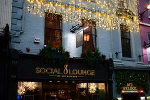 Social 8 Lounge