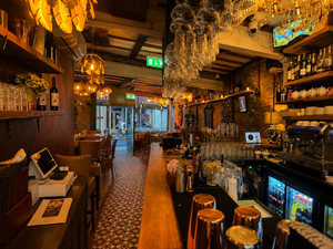 Vermilion Café-Restaurant & Bar