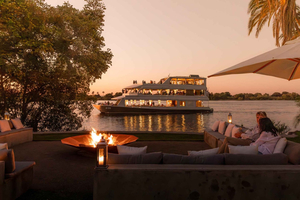 Victoria Falls: Sunset Cruise and Dinner at The Eatery