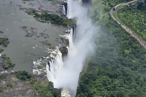 Victoria Falls: Zimbabwe & Zambia Guided Tour + Livingstone