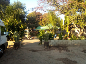 Leisure Garden Bar And Guest House