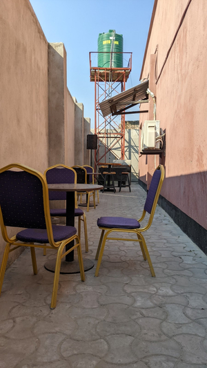 Roadside lounge
