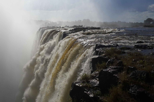 Livingstone: Visita guiada às Cataratas Vitória com transferes