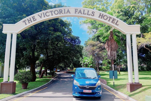 Victoria Falls: Airport Transfer to Town Hotels