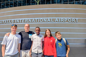 Victoria Falls: Airport Transfer with Local Orientation Tour