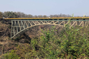 Victoria Falls: Guided Walking Tour with Indigo Workshop