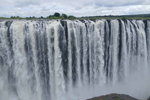 Cataratas de Vitória: Excursão Guiada em Pequeno Grupo com Serviço de Busca