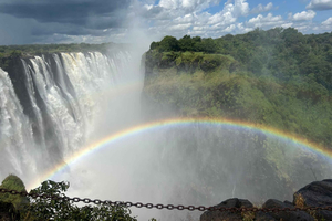 Excursão a pé guiada pelas Cataratas Vitória em dois países