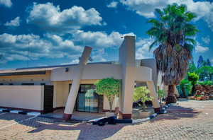 Riverstone Guest Lodge
