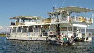 Vunduful Houseboat