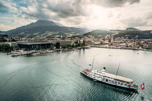 From Zurich: Day Trip to Lucerne with Optional Yacht Cruise