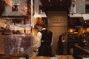Fra Zürich: Tur på Läderachs chokoladefabrik med afhentning