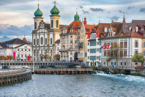 Fra Zürich: Dagstur til Luzern med båttur på innsjøen og tog