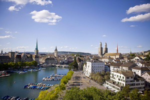 Zürich: 2-Hour Sightseeing Bus Tour + Optional FIFA Museum