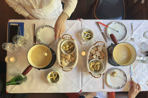 Zurich: Food Tour of 8+ Tastings with Cheeses & Chocolates